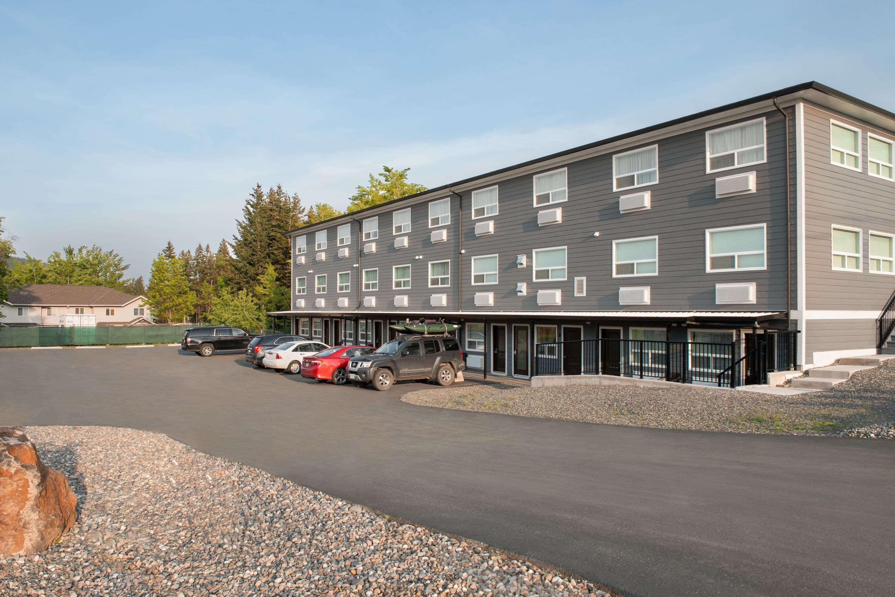 Days Inn By Wyndham 100 Mile House Kültér fotó